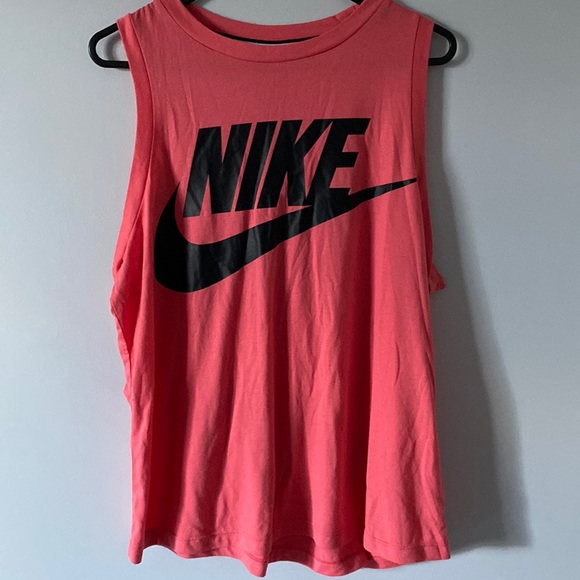 Nike Tops - Pink nike singlet